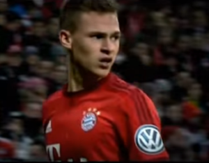 Joshua Kimmich im Trikot von Bayern München: (Screenshot: Youtube/BayernCompHD)