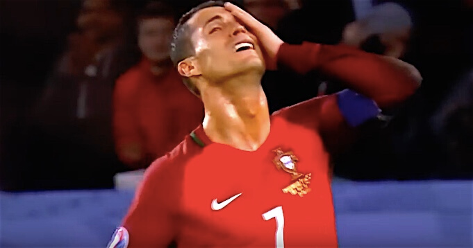 Unglücksrabe Cristiano Ronaldo nach einer vergebenen Torchance im Spiel gegen Österreich. (Screenshot:YouTube/SUPPORT CHANNEL AUSTRIA)