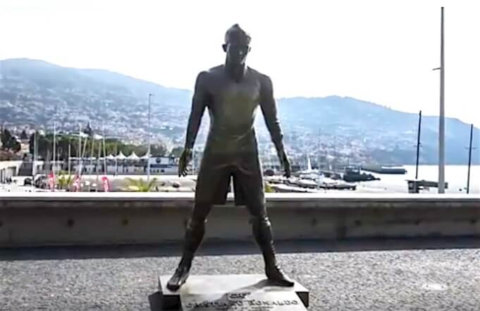 Cristiano Ronaldo Statur in Funchal. (Screenshot:YouTube/FOX Soccer)